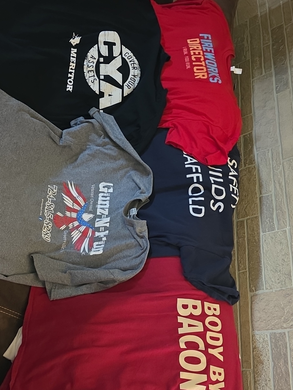 5 Assorted Men's Tshirts XXL GC